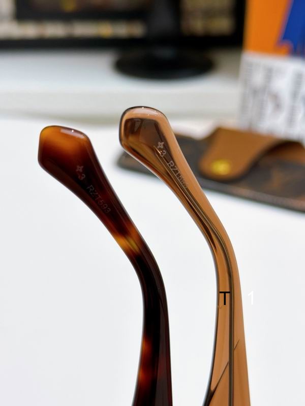 LV Z2125w 55 19-145 a08