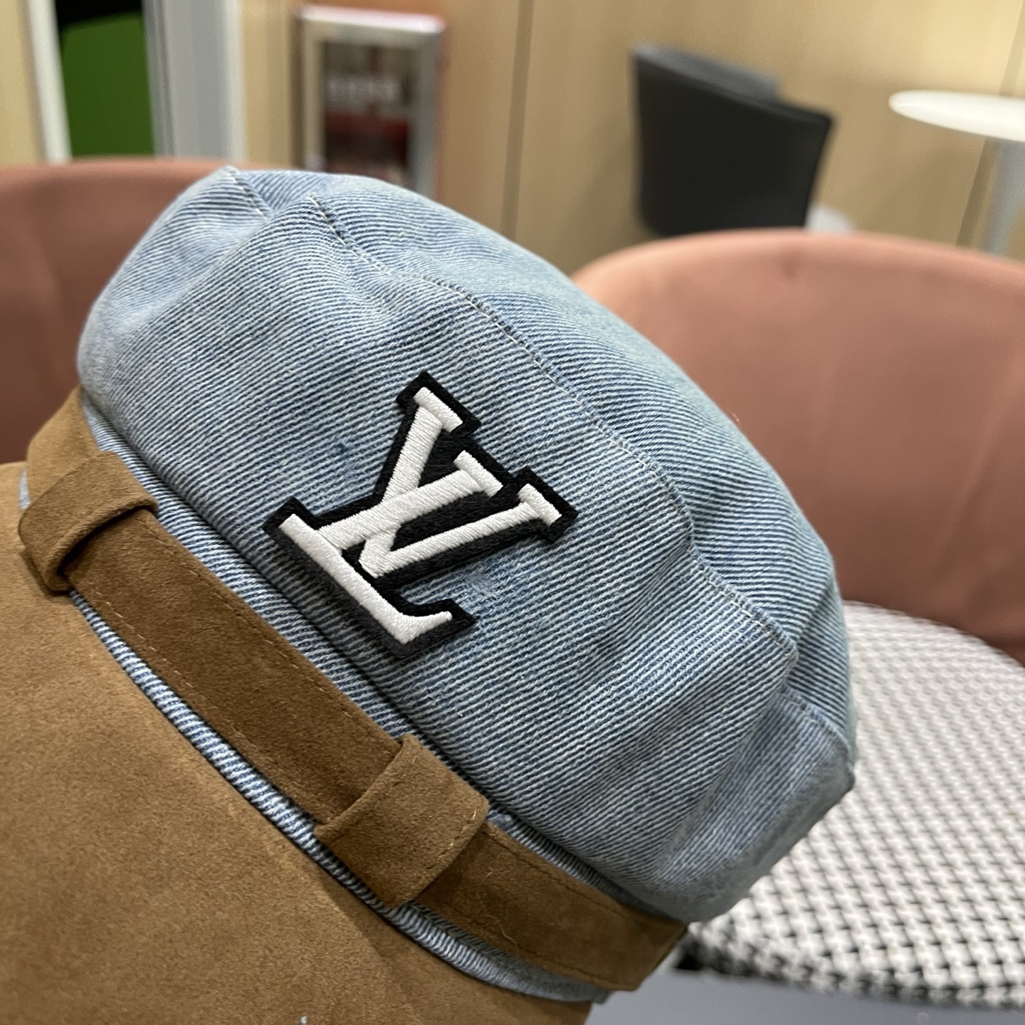 LV cap (119)