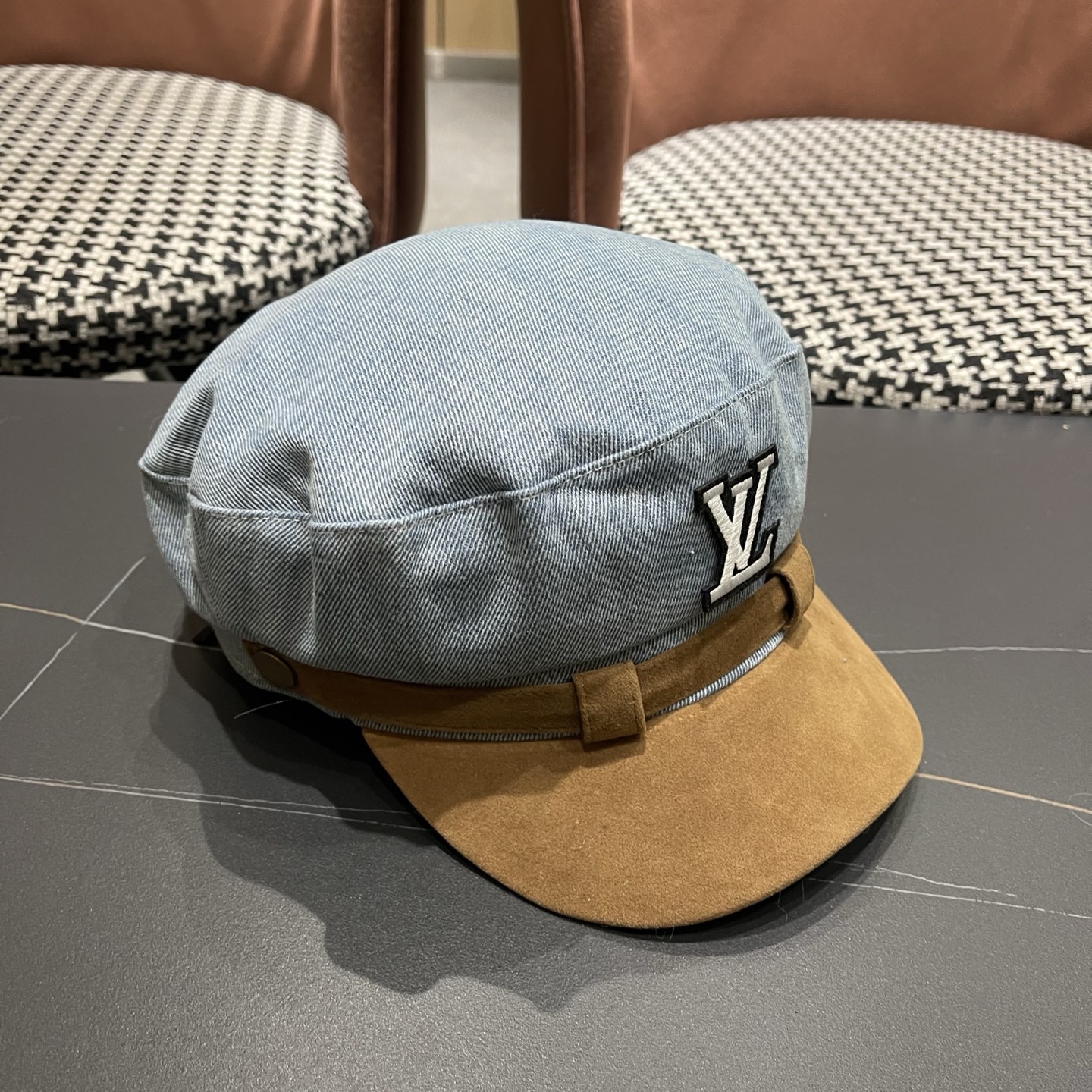 LV cap (125)
