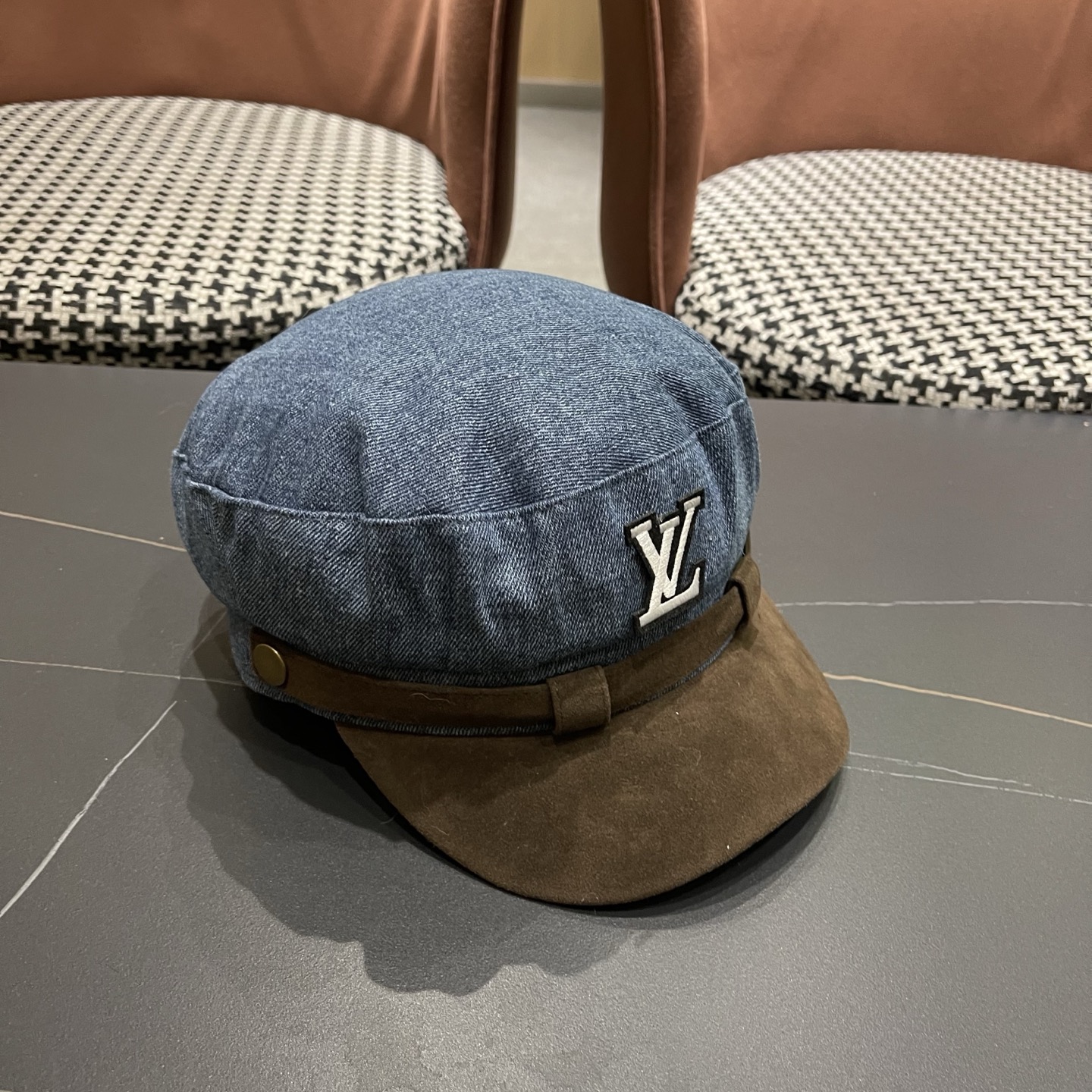 LV cap (137)