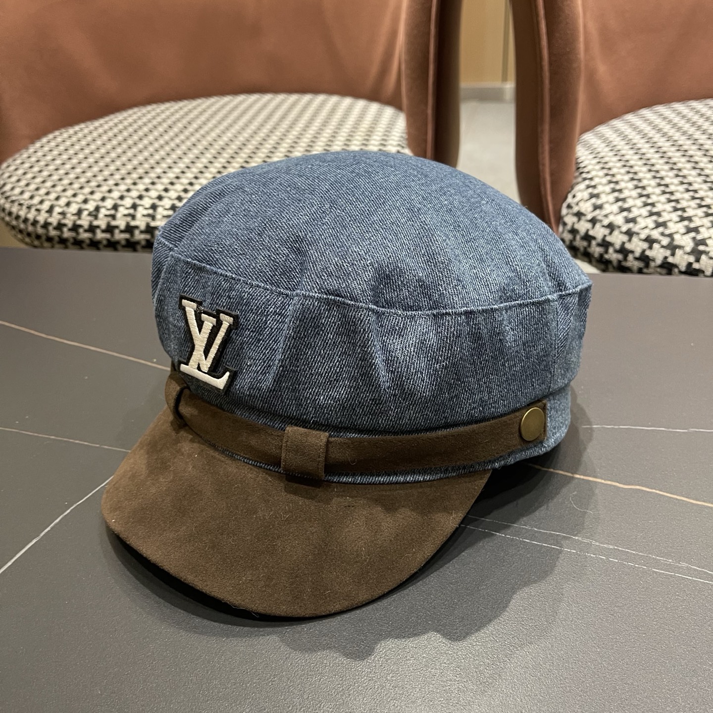 LV cap (138)