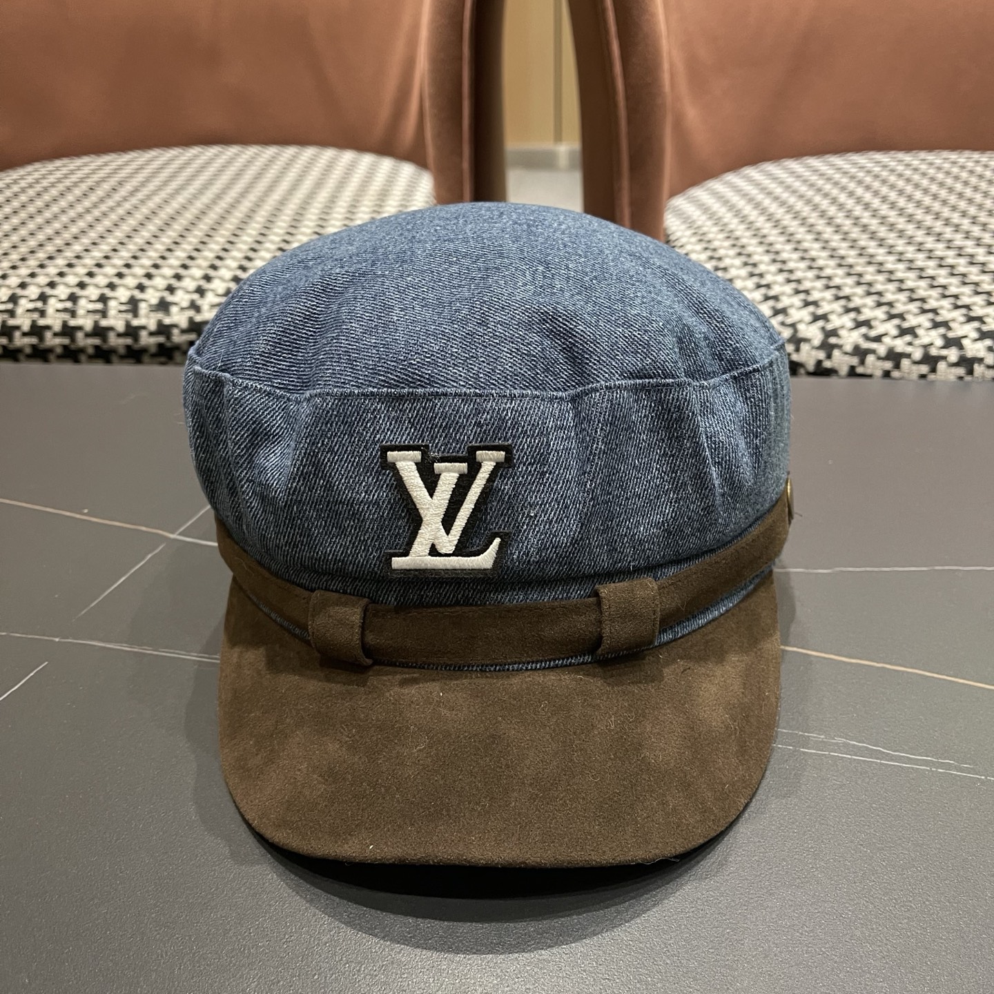 LV cap (139)