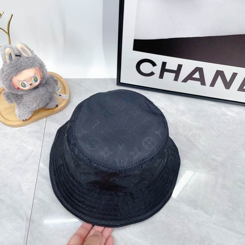 LV hat dx (162)