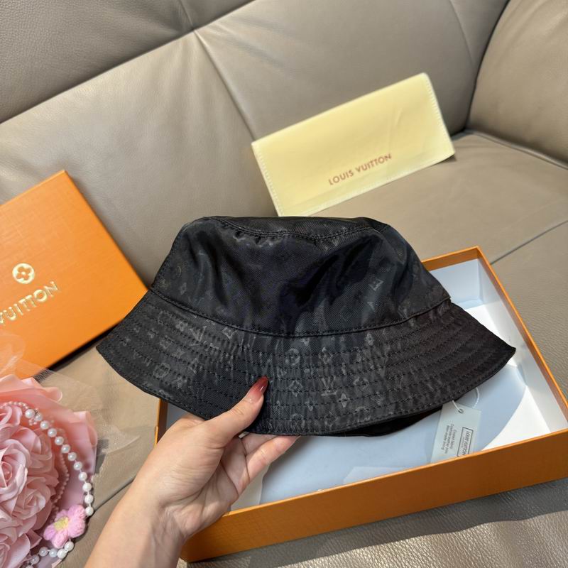 LV hat dx (242)