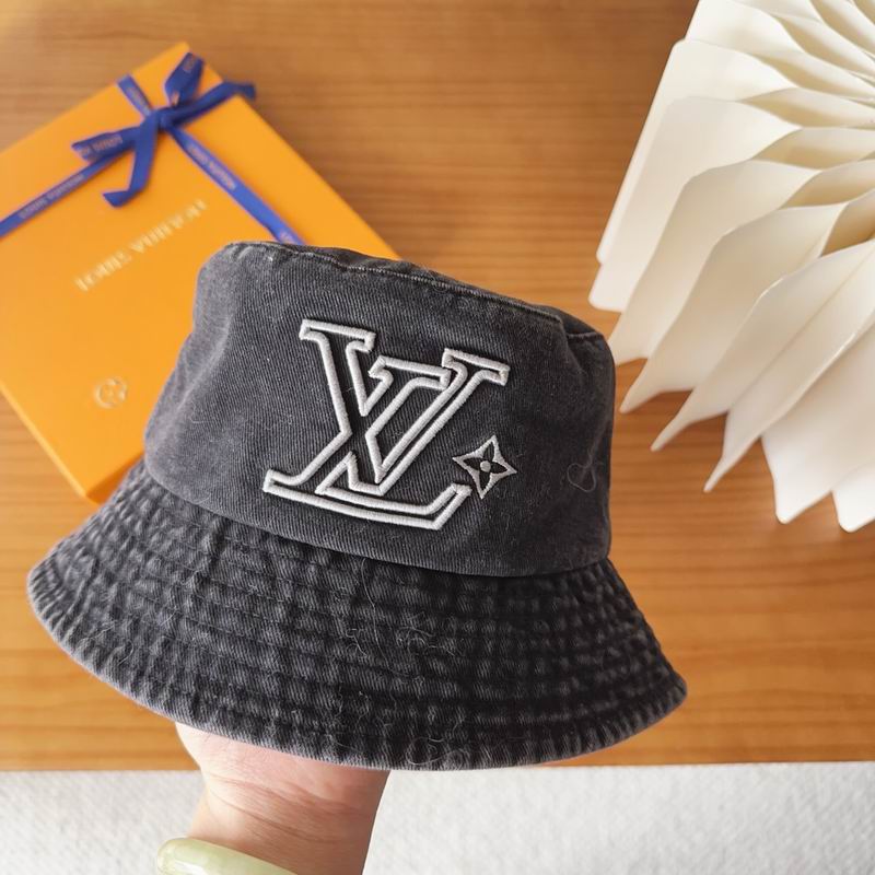 LV hat dx (37)