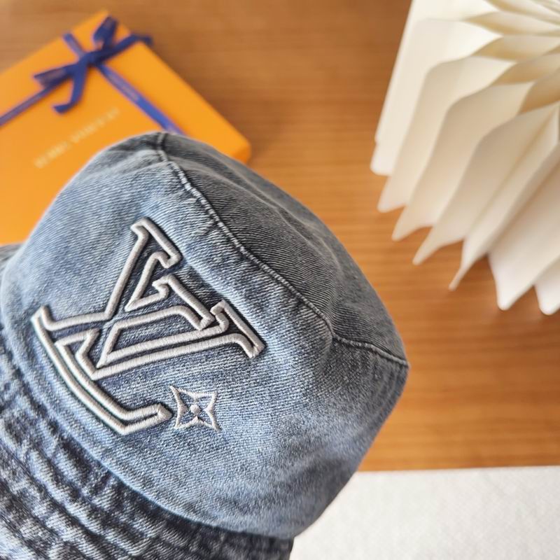 LV hat dx (44)