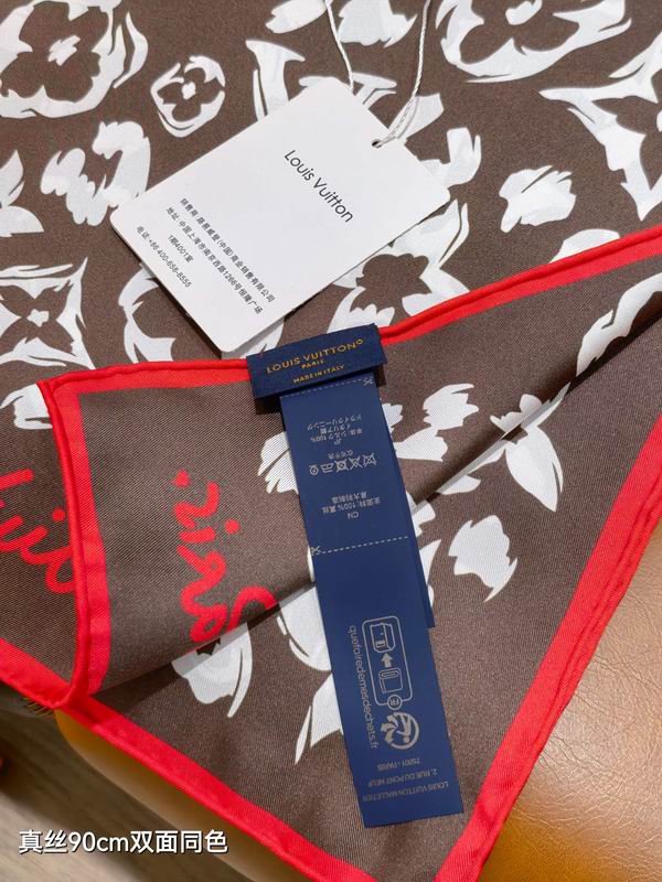 LV silk Scarf 90X90cm E38 (13)