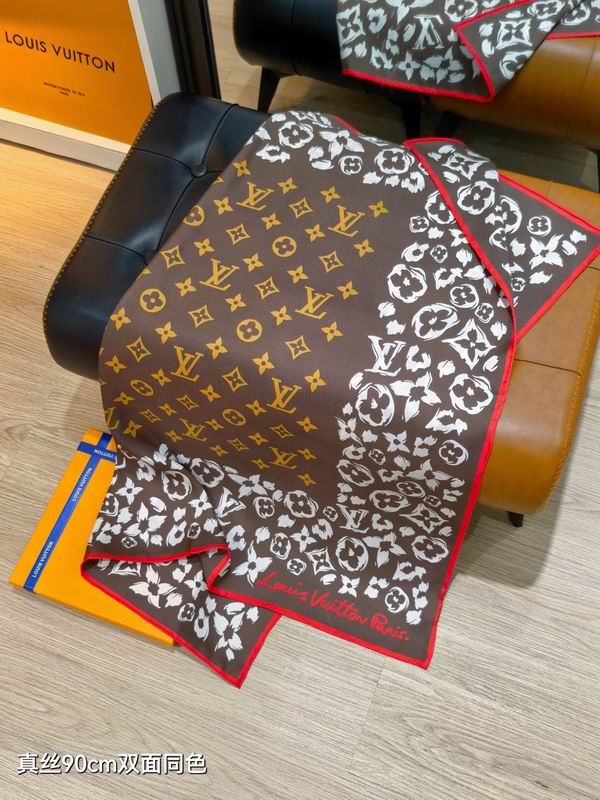 LV silk Scarf 90X90cm E38 (15)