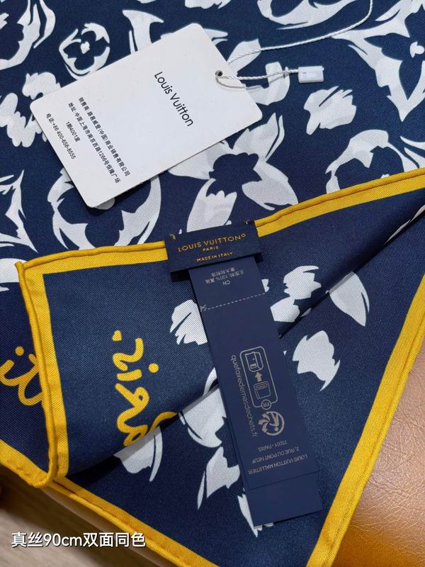 LV silk Scarf 90X90cm E38 (3)