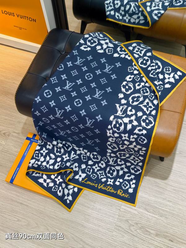 LV silk Scarf 90X90cm E38 (5)