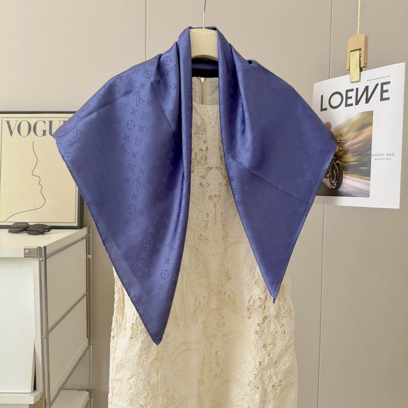 LV silk Scarf 90X90cm E40 (15)