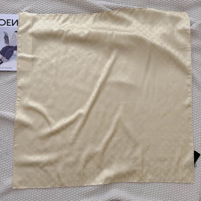LV silk Scarf 90X90cm E40 (20)