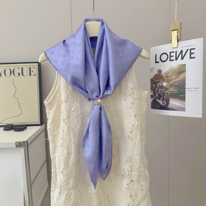 LV silk Scarf 90X90cm E40 (28)
