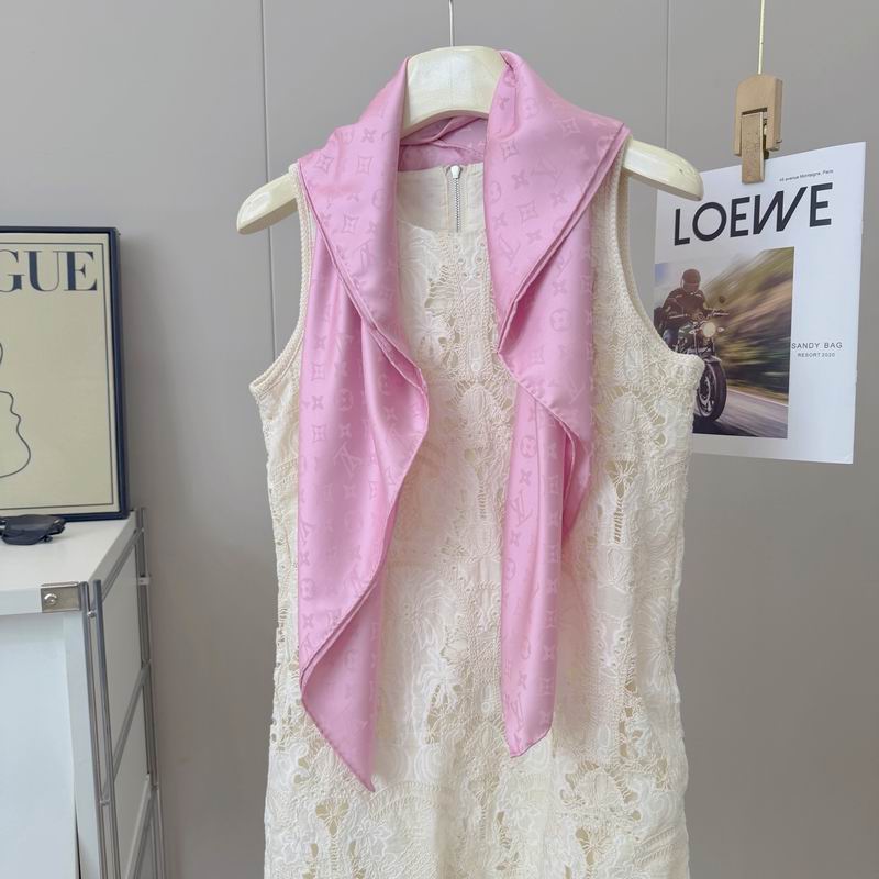 LV silk Scarf 90X90cm E40 (35)