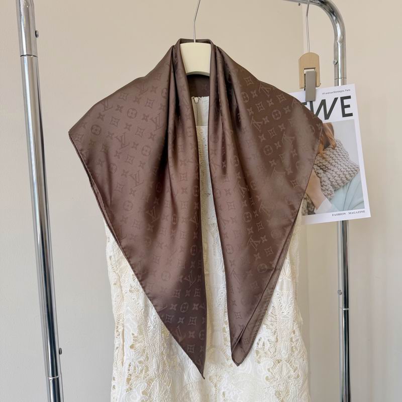 LV silk Scarf 90X90cm E40 (39)