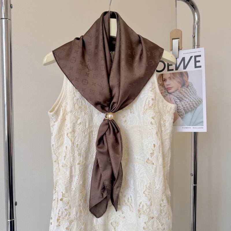 LV silk Scarf 90X90cm E40 (40)