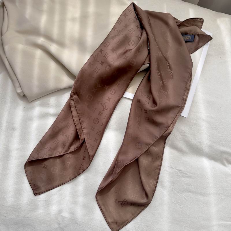LV silk Scarf 90X90cm E40 (42)