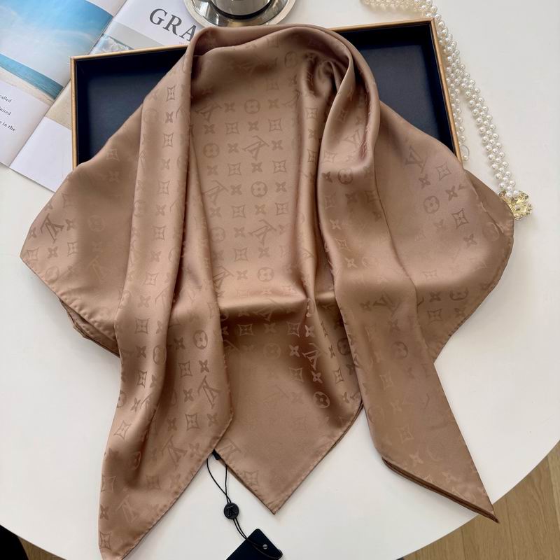 LV silk Scarf 90X90cm E40 (54)