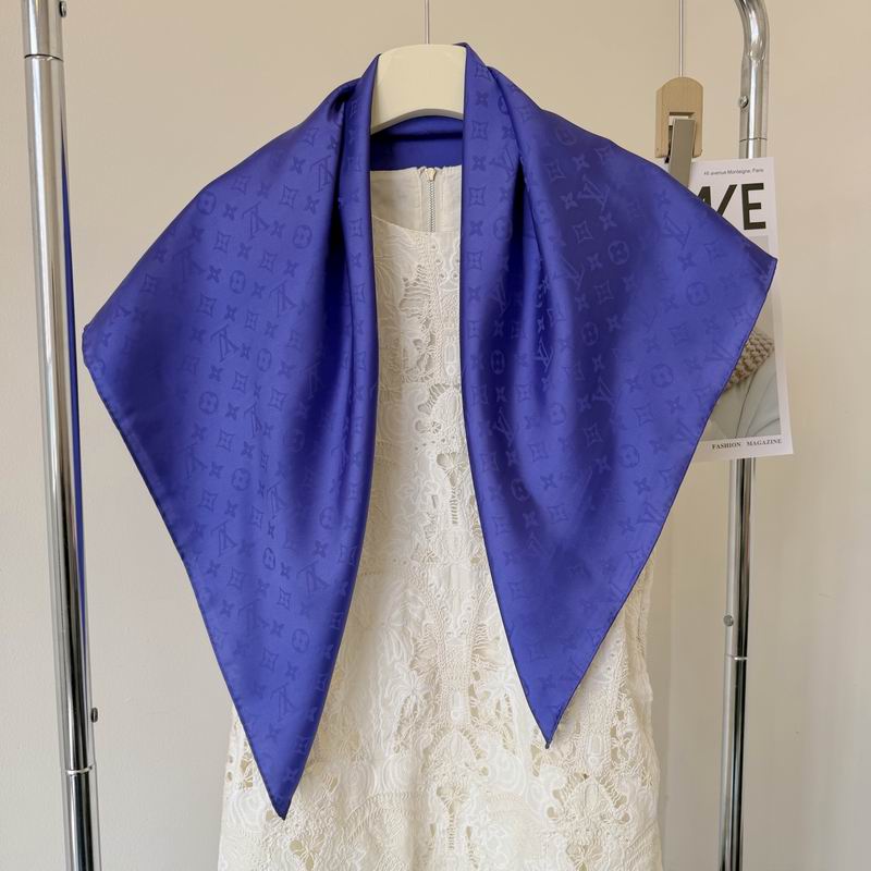 LV silk Scarf 90X90cm E40 (65)