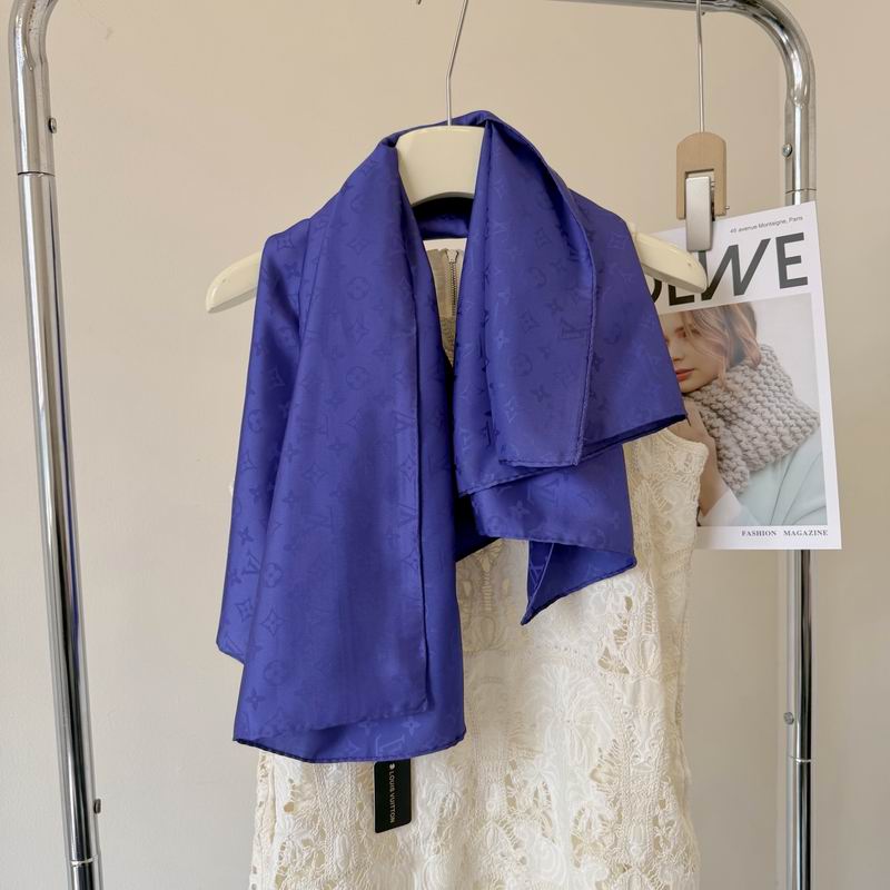 LV silk Scarf 90X90cm E40 (67)