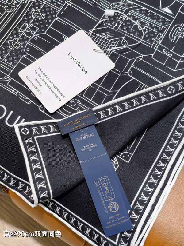 LV silk scarf 90X90cm E14 (13)