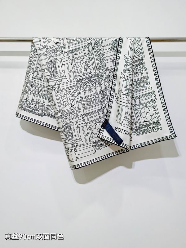 LV silk scarf 90X90cm E14 (2)