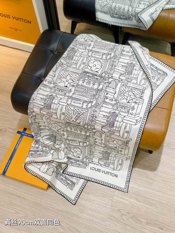 LV silk scarf 90X90cm E14 (5)