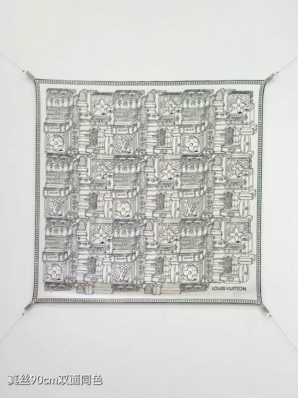 LV silk scarf 90X90cm E14 (7)