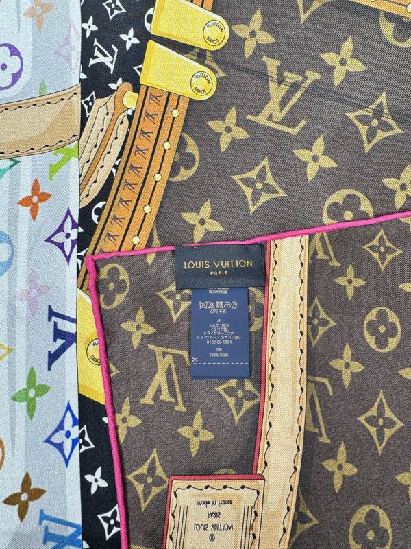 LV silk scarf 90X90cm E47 (1)
