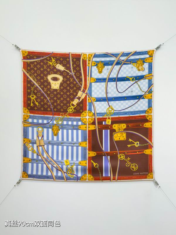 LV silk scarf 90X90cm E58 (18)