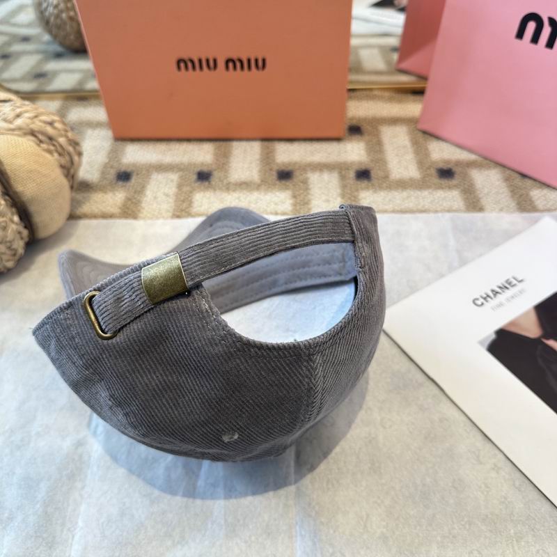 Miumiu cap dx (2690)