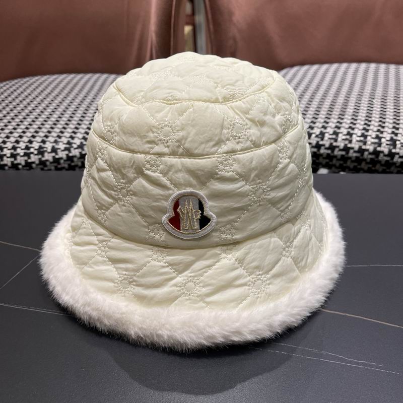 Moncler Hat (1641)