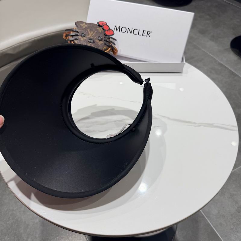 Moncler Visor (242)