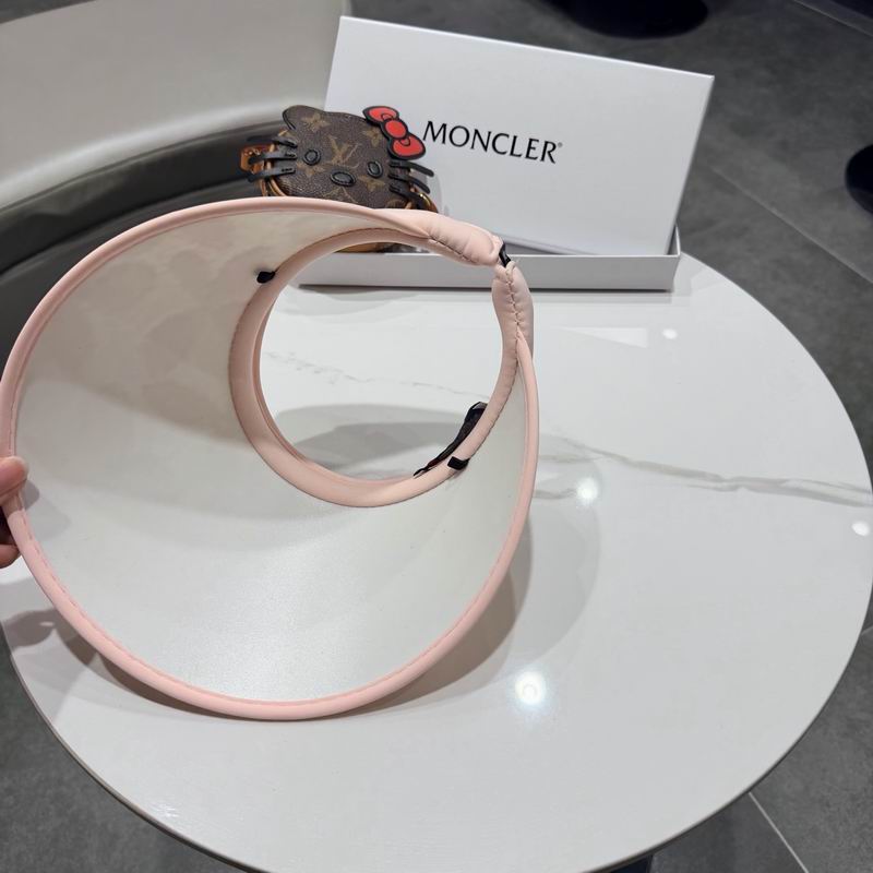 Moncler Visor (250)