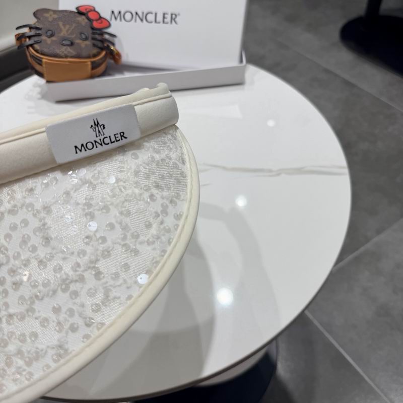 Moncler Visor (262)