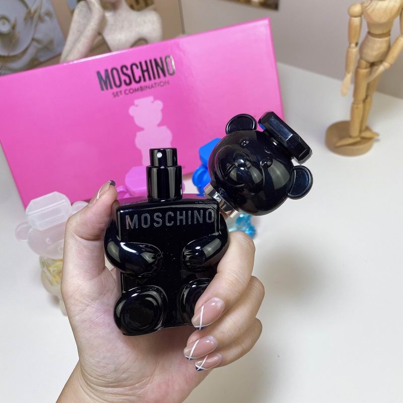 Moschino 30mlX4  (1)