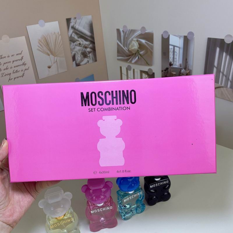 Moschino 30mlX4  (2)