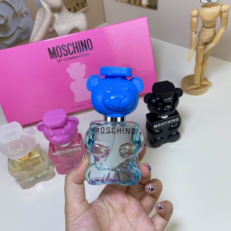 Moschino 30mlX4  (8)