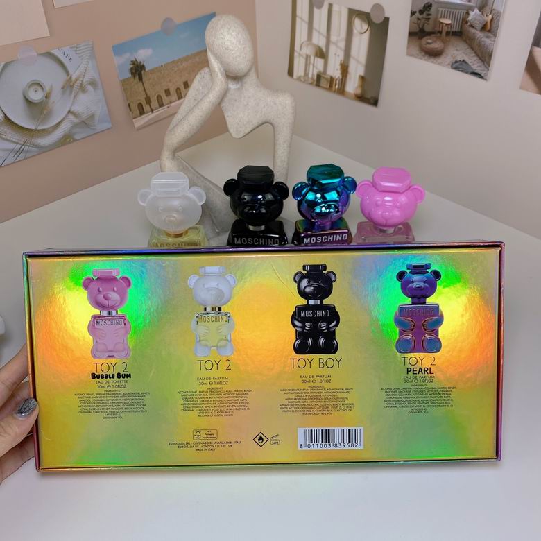 Moschino 4x30ml    (2)