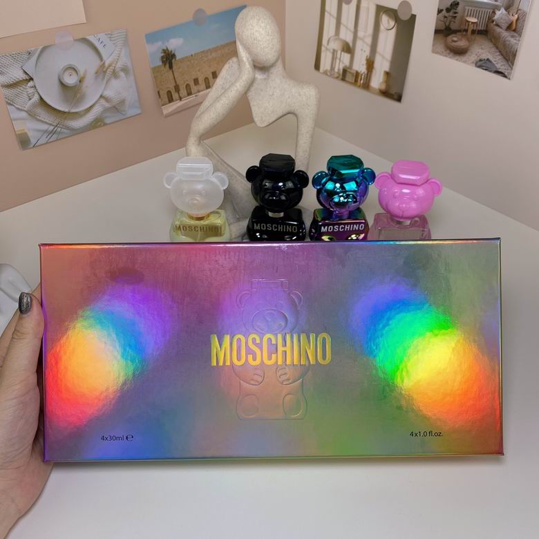 Moschino 4x30ml    (3)