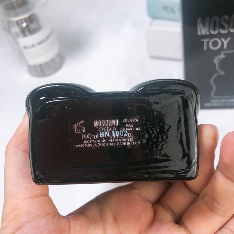 Moshcino Man 100ml    (5)