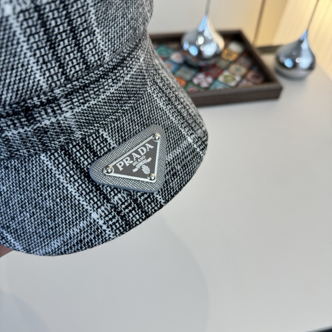 Prada cap (101)