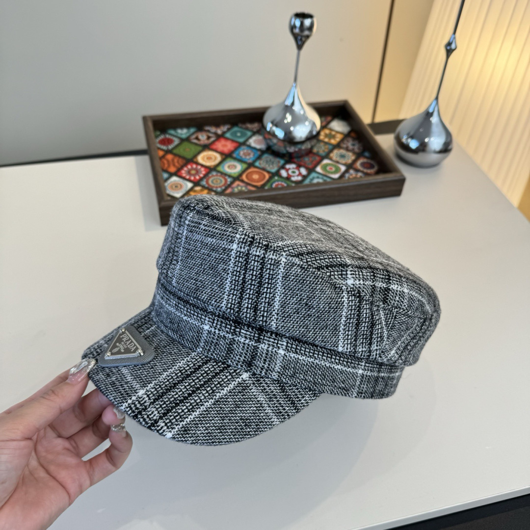 Prada cap (105)