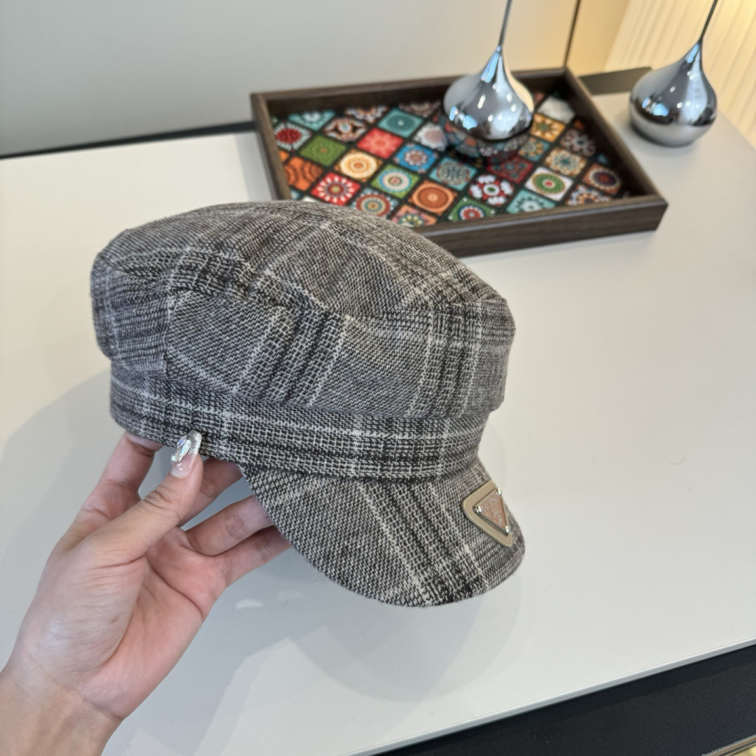 Prada cap (111)