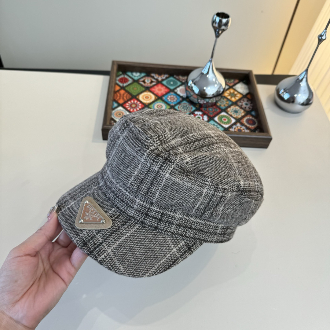 Prada cap (112)
