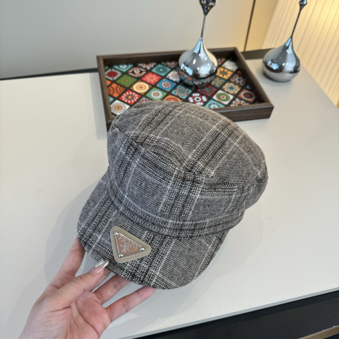 Prada cap (115)