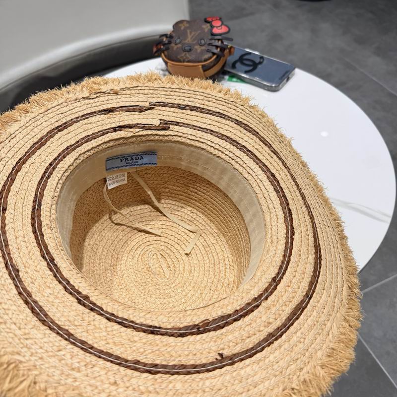 Prada top hat (1100)