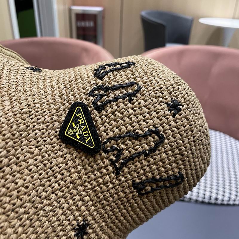 Prada top hat (1577)