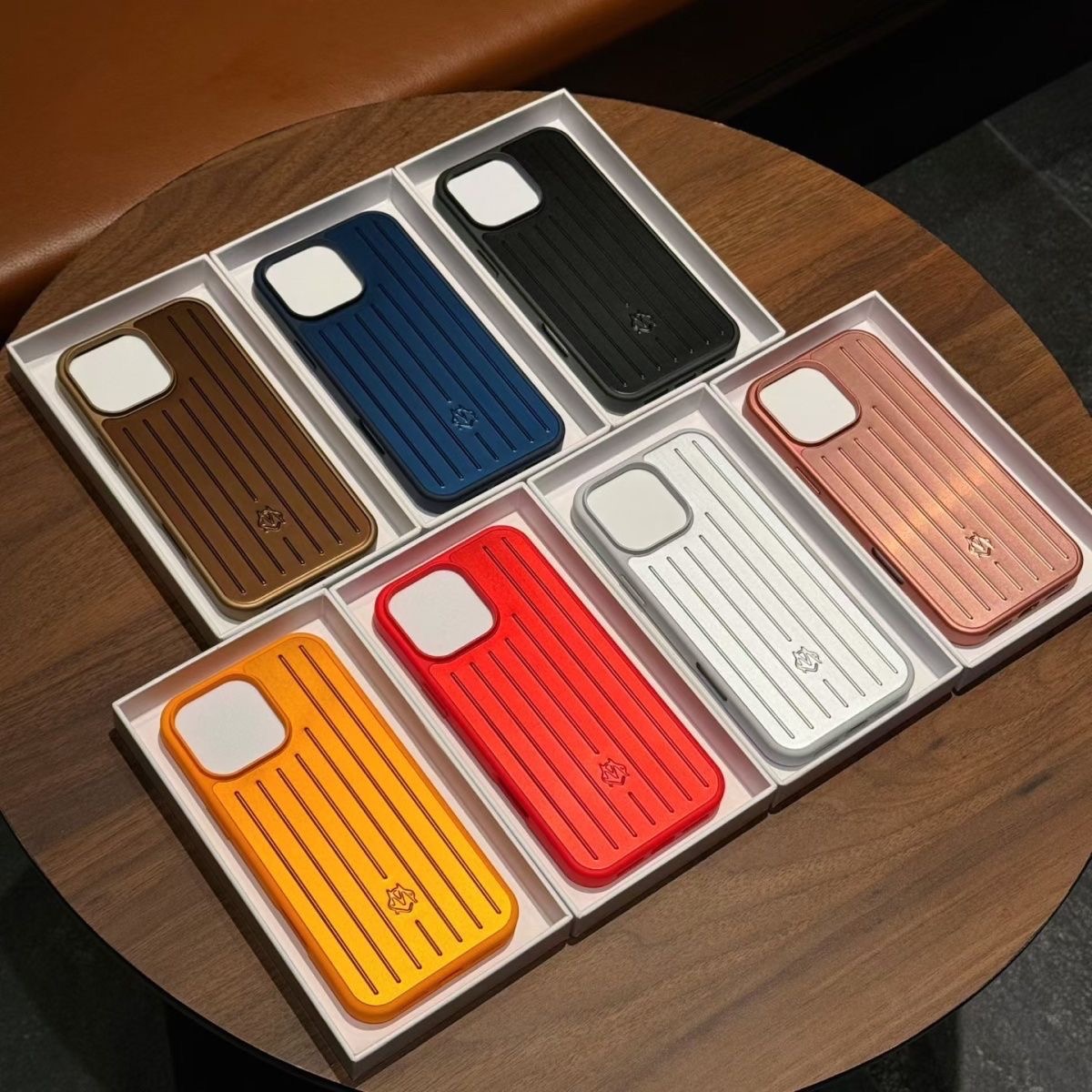 Rimowa phone shell (4)