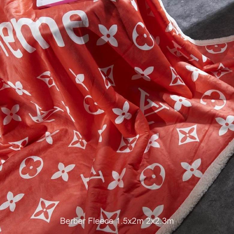 Supreme x LV 1.5x2m 2x2 (6)